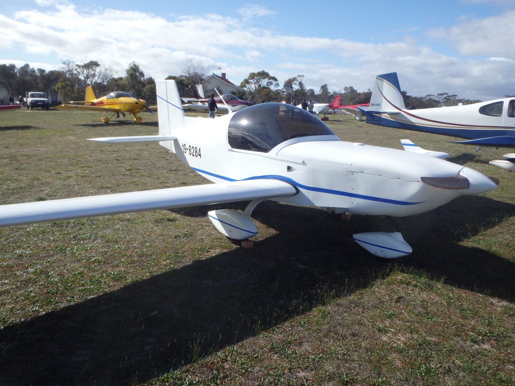 This Sportstar is registered with RA-Aus. Local aviators often have both VH and RA Aus registered aircraft and fly both. 