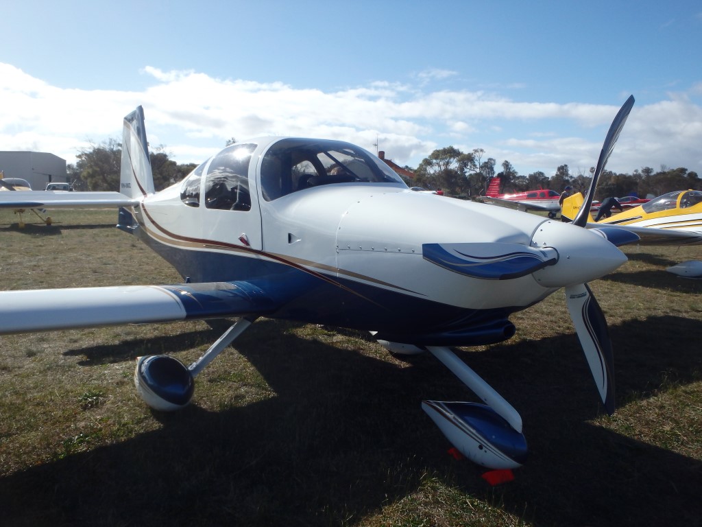 A very nice RV-10 flew in for the day. These are exceptional aircraft, I would build one in an instant if I could. They are a true 4 seat with 4 adults and baggage. One I flew in from Southern Cross had 4 adults and cruised at 170 knots.
